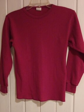 Hanes Women's Long-Sleeve Ribbed sz Med/S Thermal Top in Raspberry/pink